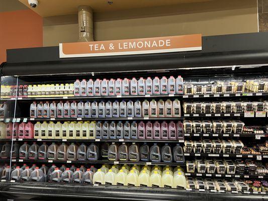 The fresh brewed tea selection my nephew loves. Black tea, green tea - sweet, unsweet etc.