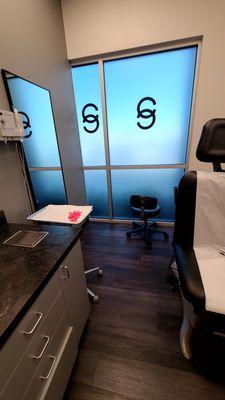 D' Logos in Couture derm exam room Mon 9.18.23