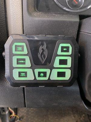 Warning lamp switch controller.  Can be used to control up to 6 devices