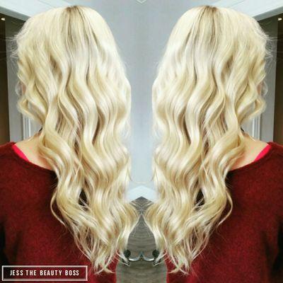 Blonde vintage waves!