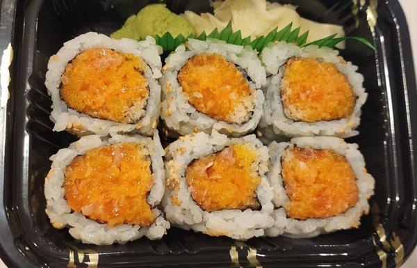 Spicy salmon roll