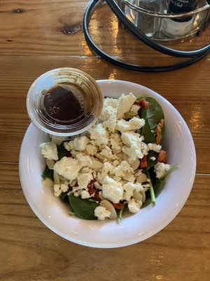 Spinach salad with feta and balsamic