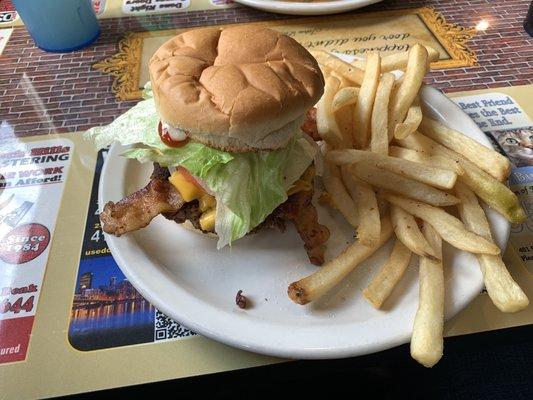 Bacon Cheeseburger with fries