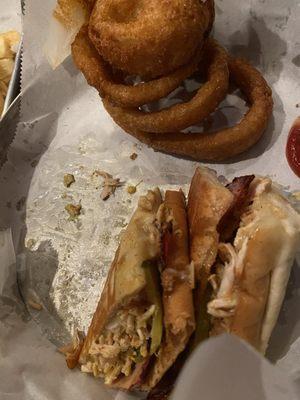 Cuban sandwich with onion rings