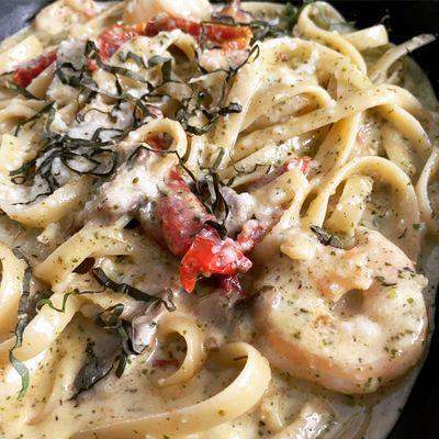 Pesto fettuccine Alfredo with shrimp