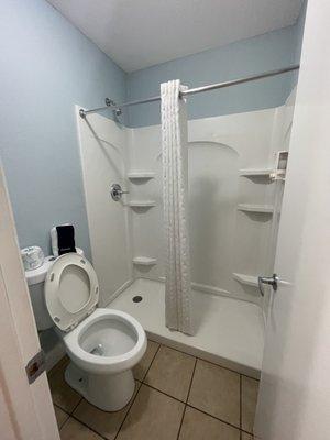 CLEAN bathroom!