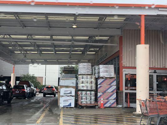 Home Depot exit and contractor pick up