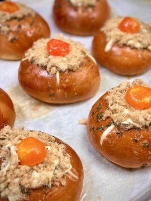 Cream cheese garlic bread with meat floss