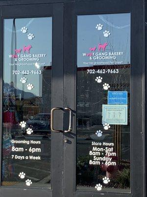 Hours for grooming and store