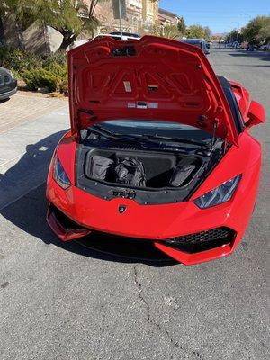 Lamborghini Huracan Spyder "frunk" (front trunk due to being a rear engine vehicle)