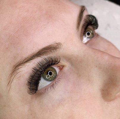 Volume eyelash extensions