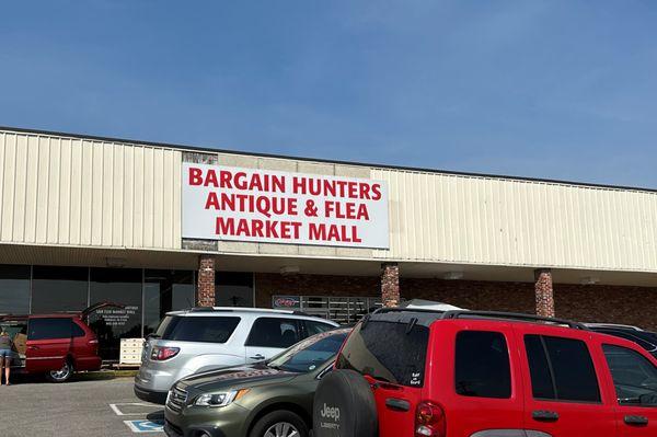 Bargain Hunters - 4006 Champman Hwy, Knoxville, TN