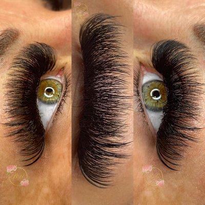 Spiked volume lash extensions