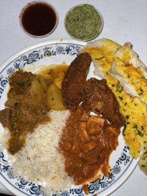 Lamb Vindaloo Plain Rice Garlic Naan Chicken Wings 5 Pcs (My own tikka masala)  Sauces (tamarind I think & pesto)