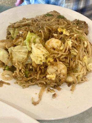 Beef and shrimp Pad Thai