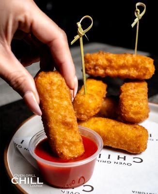 Crispy on the outside, gooey on the inside! Dive into our heavenly Mozzarella Sticks at Oven Grill&Chill