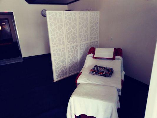 Happy Feet Relaxing, this is one of our Foot massage stations. Just lay back and relax.