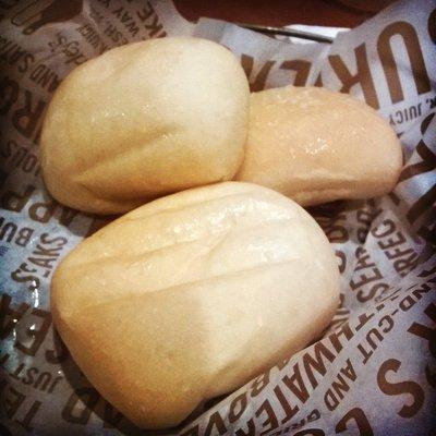 O' Charley's delicious rolls