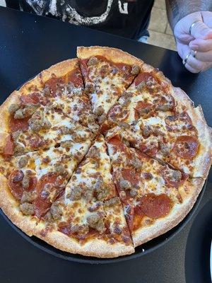 Medium size pizza-pepperoni & Italian sausage. Very good!