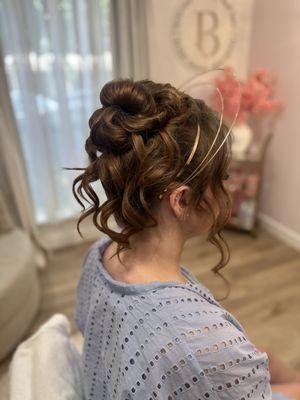 Updo by Mariam