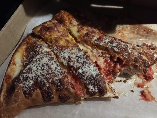 Small Pepperoni Calzone - I had already eaten half and sprinkled Parmesan, but it's delicious!