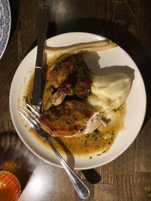 Half chicken with potato purée (and a couple of frites I stole off the plate next to me)