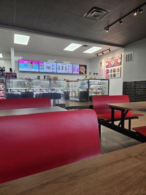 Baskin Robbins counter