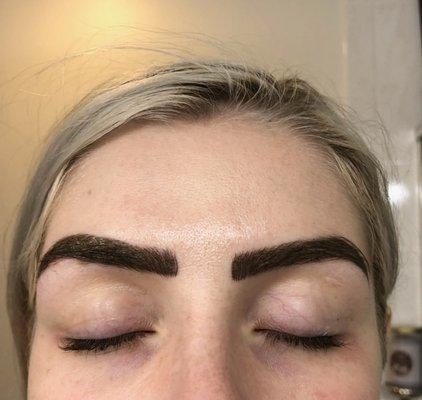 You would think this is when the pigment mask is soaking on the brows during the session but this is 3 days after.