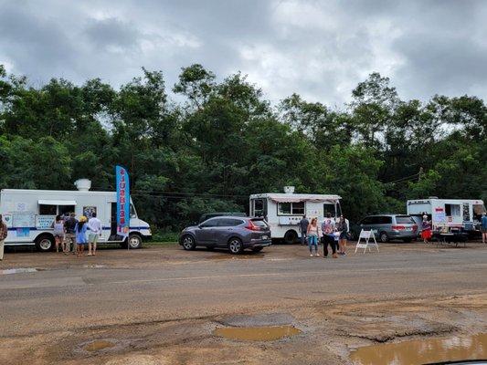 Sooo much food truck goodness here!