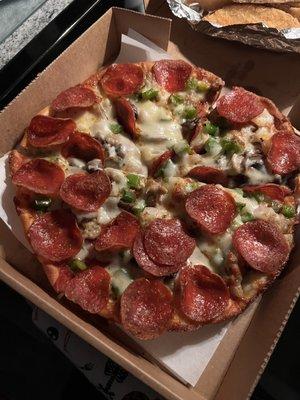 Small 9" Regular Deluxe pizza