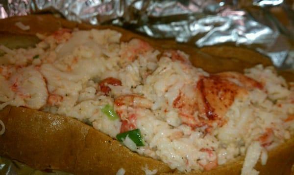 4 oz of lobster roll goodness!