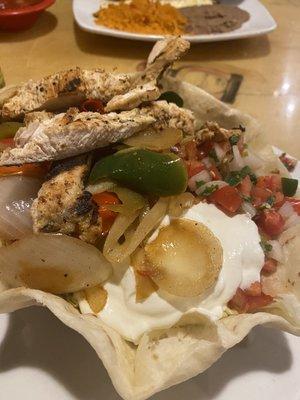 Fajita taco salad