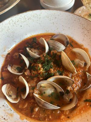 Cioppino (clams and sausage).