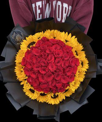 50 roses with sunflower rim