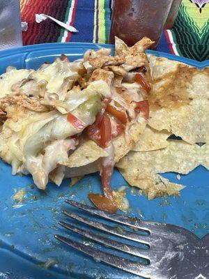 Chicken fajita nachos