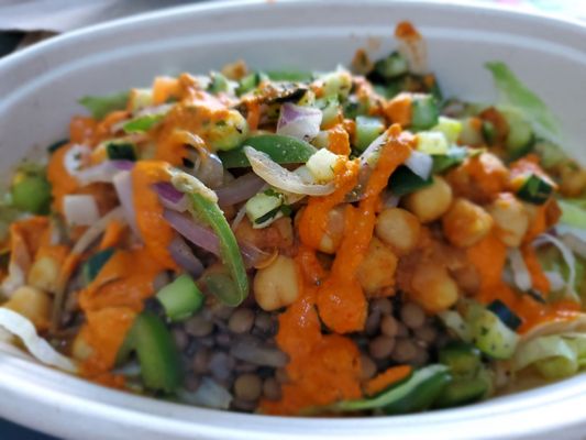 Salad bowl with chickpea & kale