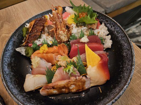 Deluxe chirashi bowl