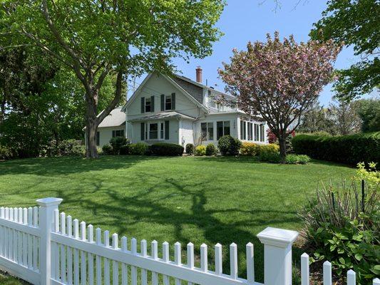 Gracious, stately home, short walk to the beach!