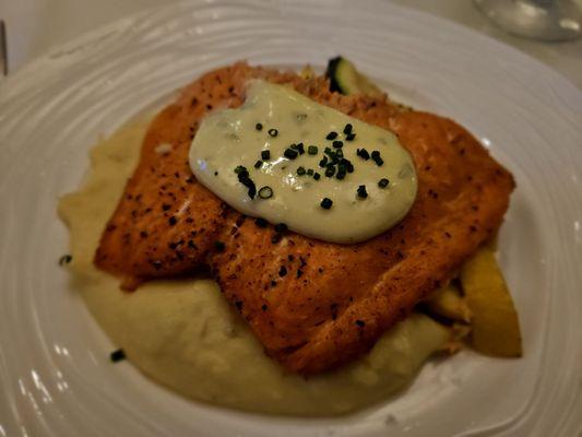 Salmon with mashed potato