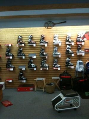 Mens & women's ski boots too!