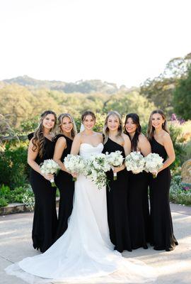 The STUNNING bride and her bridesmaids, all tanned by Glam Tans!