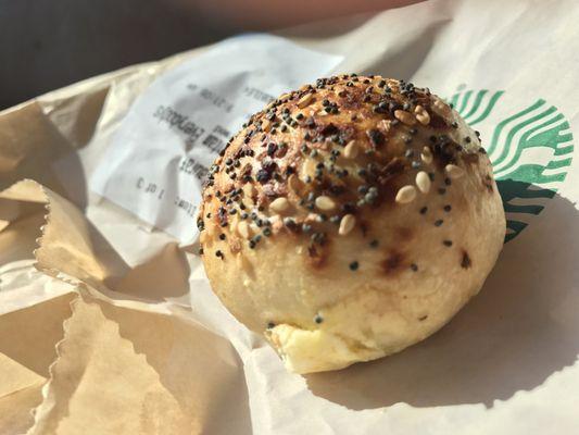 Bantam bagel "Everybody's Favorite" -everything bagel filled with veggie cc