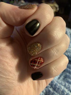 I love my hand painted checkered pattern nail