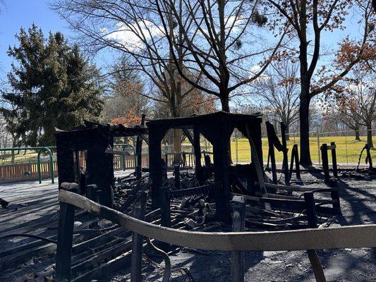 Play structure for littlest kids was burned on or about Feb 8, 2023. Hopefully they'll replace it soon.