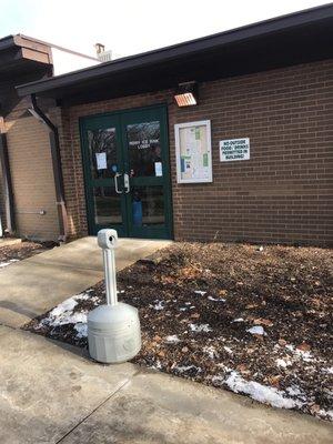 Outside entrance for ice skating