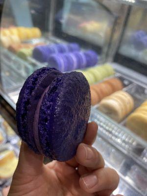 Ube Macaroon