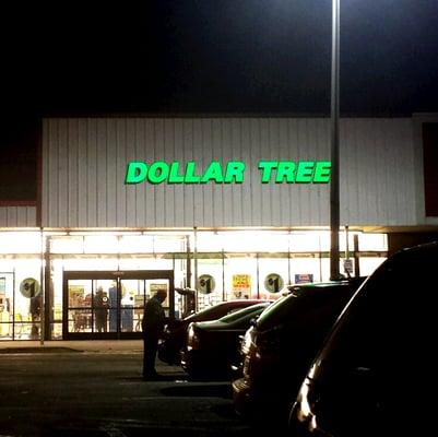 Dollar Tree Sign