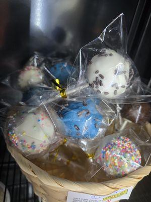 Our delicious homemade cake pops will solve that sweet tooth!! yummy!