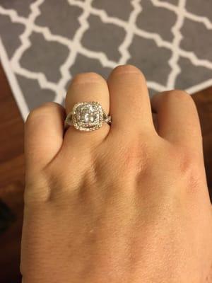 Absolutely LOVE my ring!!!! Veronica was fantastic at helping my husband and I get my dream ring!!! Definitely recommend