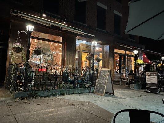 Sidewalk dining in downtown Montpelier.